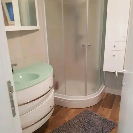 Kokohome Apartment Broce